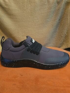 Snibbs Womens 7 Dark Grey And Black